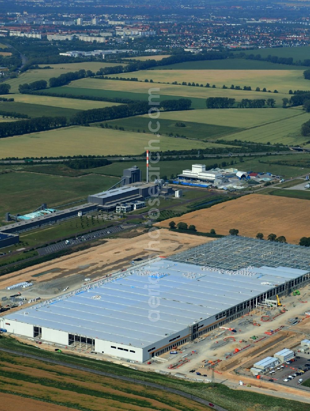 Aerial photograph Sülzetal - Construction site to build a new building complex on the site of the Non-Sort logistics center AMAZON in Suelzetal in the state Saxony-Anhalt, Germany