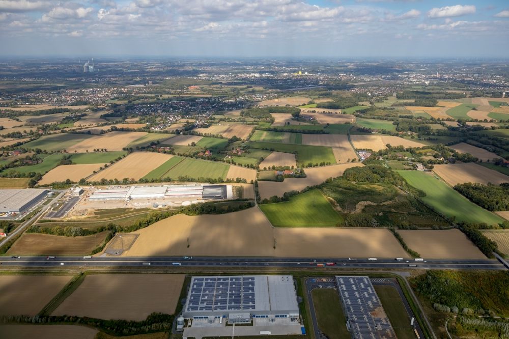 Hamm from the bird's eye view: Construction site to build a new building complex on the site of the logistics center of DPD Deutschland GmbH on Osterboenener Weg in Hamm in the state North Rhine-Westphalia, Germany