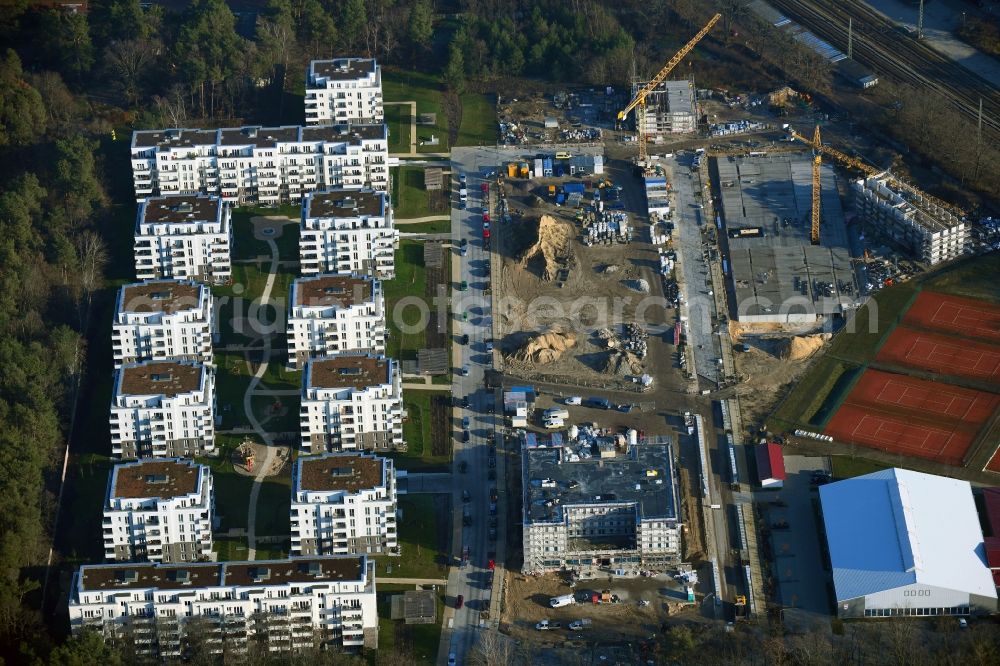 Aerial photograph Potsdam - Construction site for a health center and medical center between Brunnenallee and Sophie-Alberti-Strasse destrict Waldstadt in Potsdam in the state Brandenburg, Germany