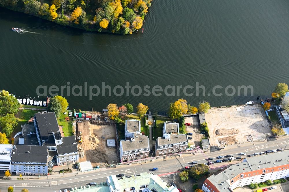 Aerial image Berlin - Construction site for the new building on Gruenauer Strasse at the corner of Glienicker Strasse on the course of the Dahme river in the district Koepenick in Berlin, Germany