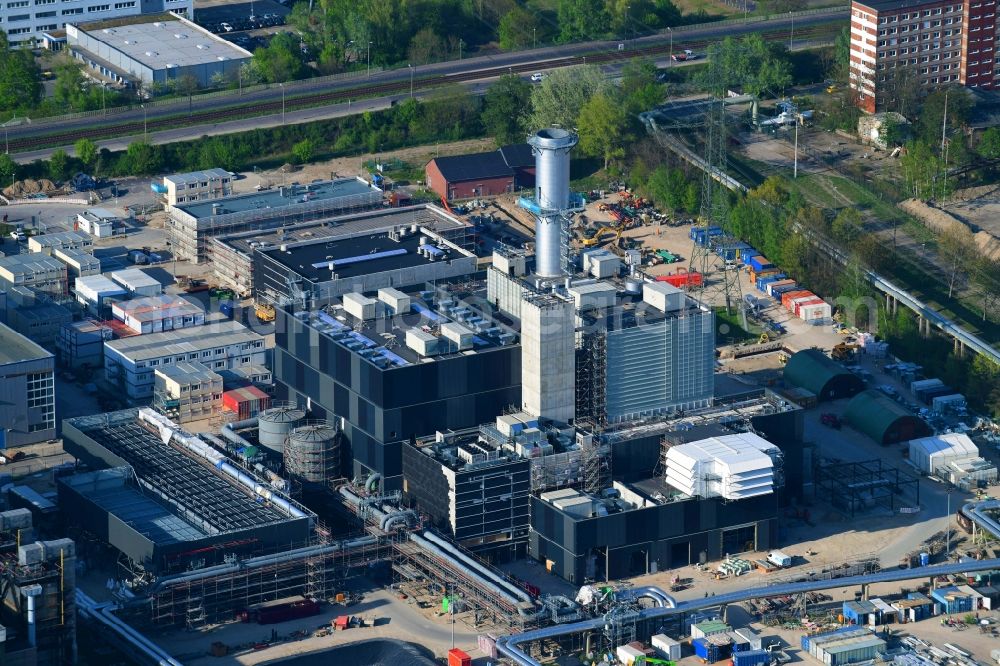 Berlin from the bird's eye view: Construction site of power plants and exhaust towers of thermal power station - Kraft-Waerme-Kopplungsanlage on Rhinstrasse in the district Marzahn in Berlin, Germany