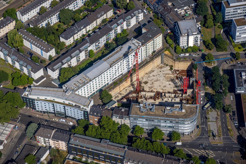 Aerial image Düsseldorf - Construction site for new high-rise building complex of UpperNord Fishman Tower on Mercedesstrasse in the district Duesseltal in Duesseldorf at Ruhrgebiet in the state North Rhine-Westphalia, Germany