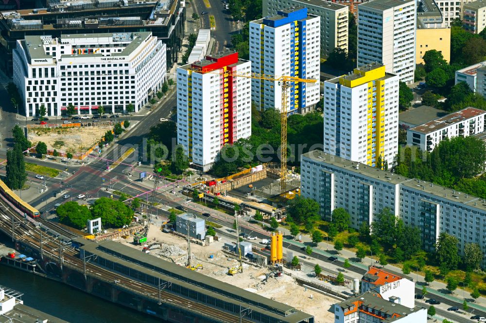 Aerial image Berlin - Construction site for new high-rise building complex JAHO Berlin-Mitte on Holzmarktstrasse on S-Bahnhof Jannowitzbruecke in the district Mitte in Berlin, Germany