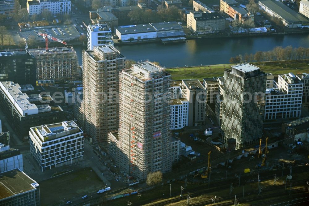 Aerial photograph Berlin - Construction site for new high-rise building complex Max & Moritz on Rummelsburger Platz - Marianne-von-Rantzau-Strasse in the district Friedrichshain in Berlin, Germany