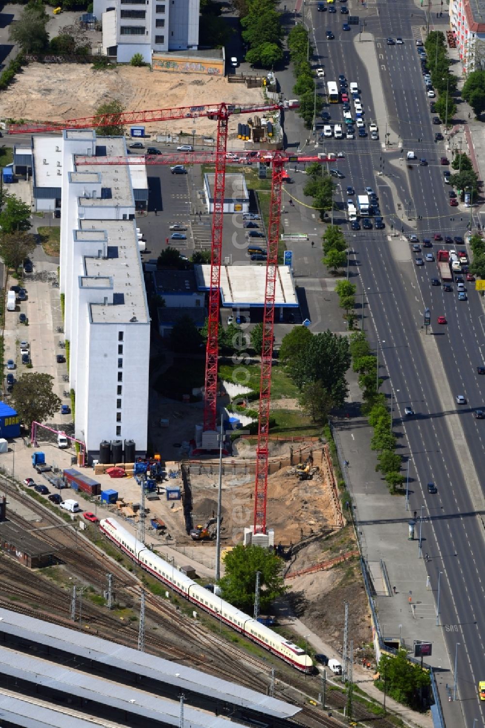 Aerial photograph Berlin - Construction site for new high-rise building complex Q218 on Frankfurter Allee in the district Lichtenberg in Berlin, Germany