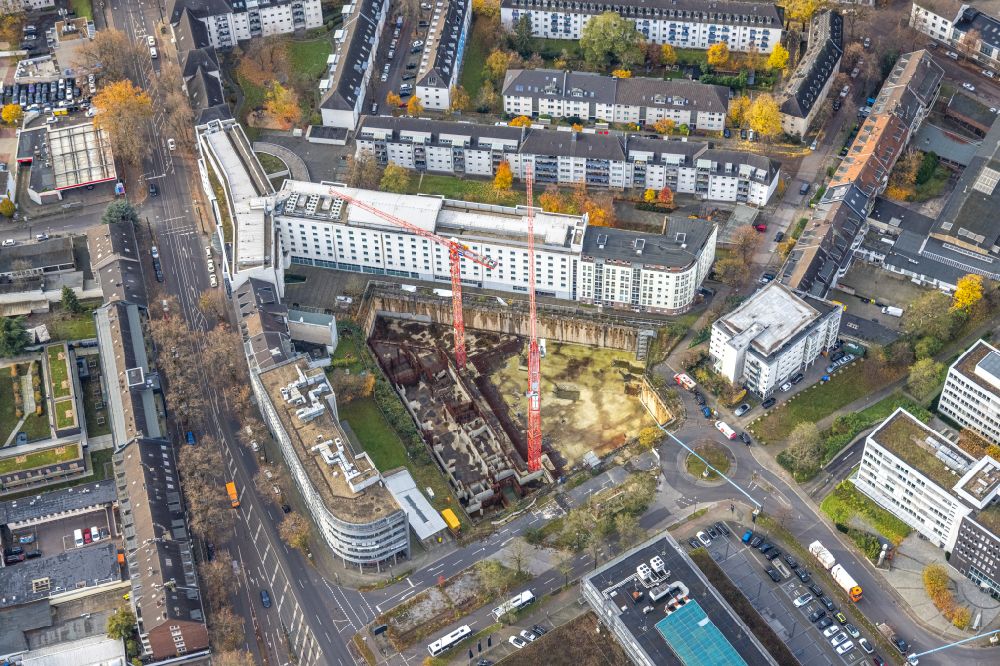 Düsseldorf from the bird's eye view: Construction site for new high-rise building complex of UpperNord Tower on Mercedesstrasse in the district Duesseltal in Duesseldorf at Ruhrgebiet in the state North Rhine-Westphalia, Germany