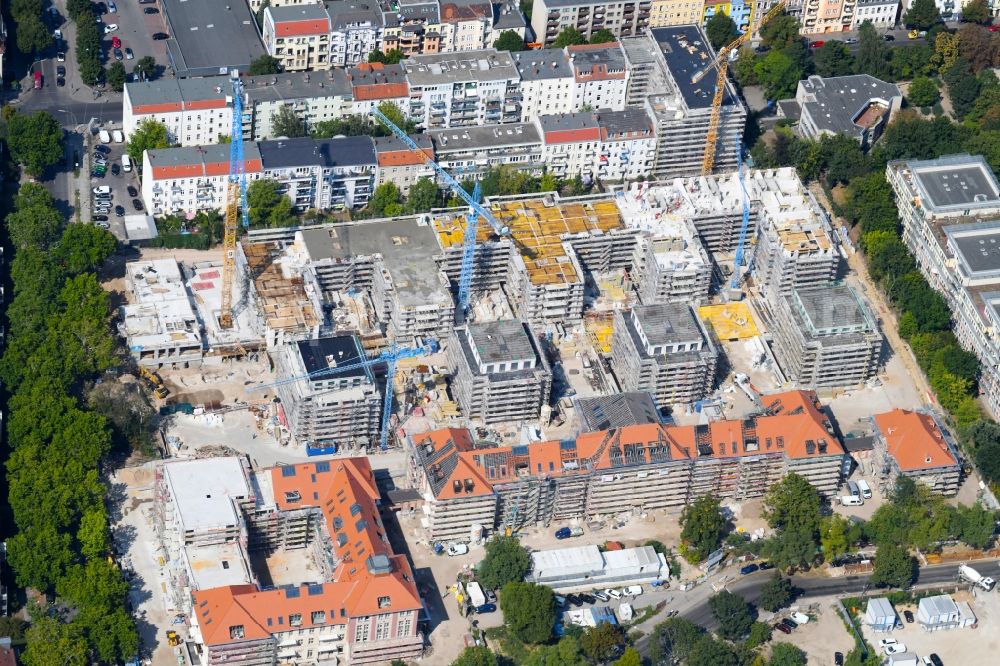 Aerial image Berlin - Construction site for new high-rise building complex am Wohnpark St. Marien in the district Neukoelln in Berlin, Germany