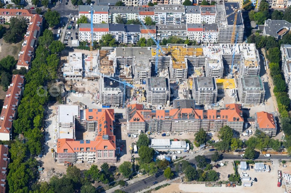 Aerial photograph Berlin - Construction site for new high-rise building complex am Wohnpark St. Marien in the district Neukoelln in Berlin, Germany