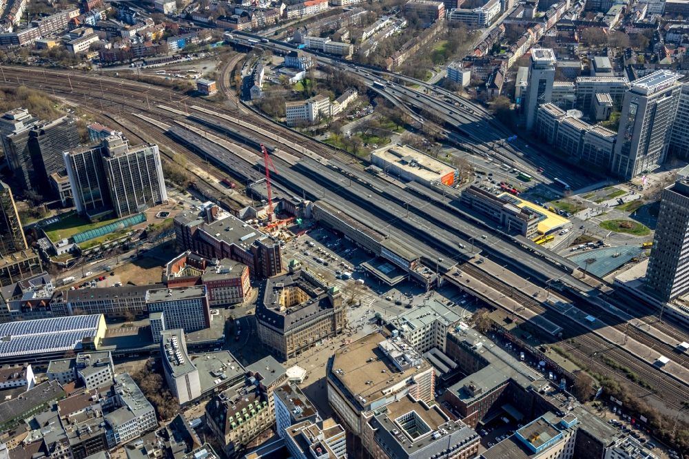 Aerial photograph Essen - New construction site the hotel complex on Central Station in Essen in the state North Rhine-Westphalia, Germany