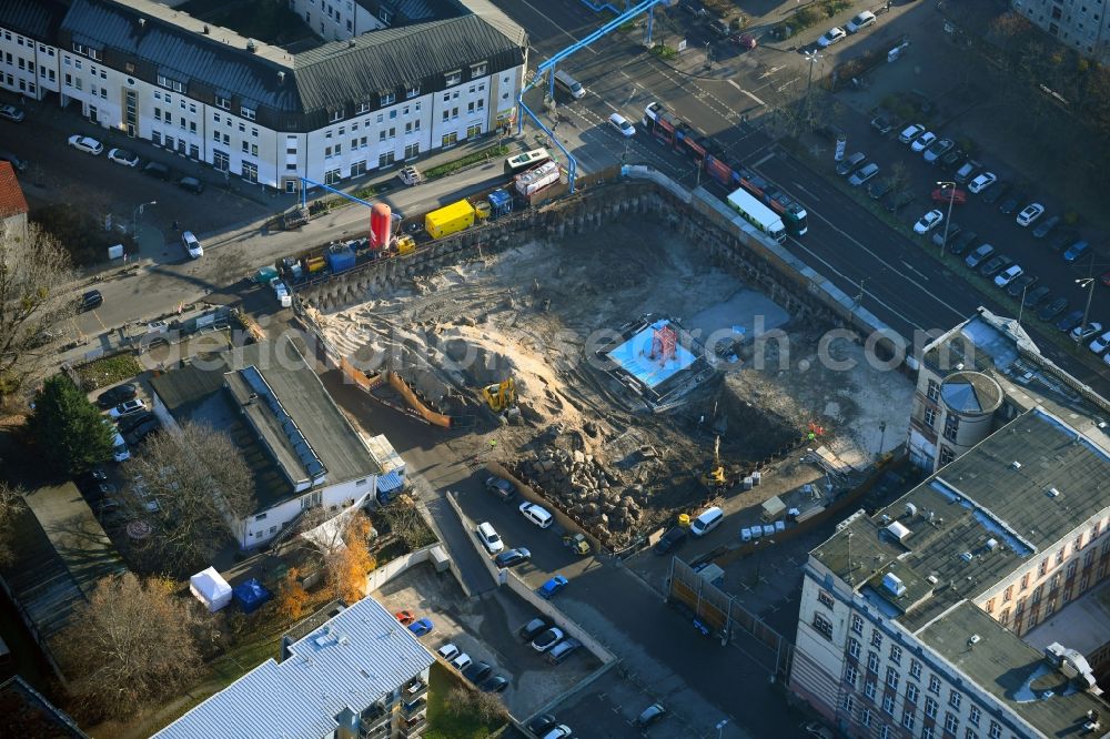 Potsdam from the bird's eye view: New construction site the hotel complex Am Kanal - Franzoesischer Strasse in Potsdam in the state Brandenburg, Germany
