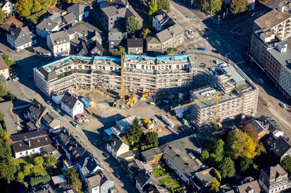 Aerial photograph Siegen - New construction site the hotel complex Kirchweg Quartier - Hammerhuette of Holiday Inn Express in Siegen in the state North Rhine-Westphalia