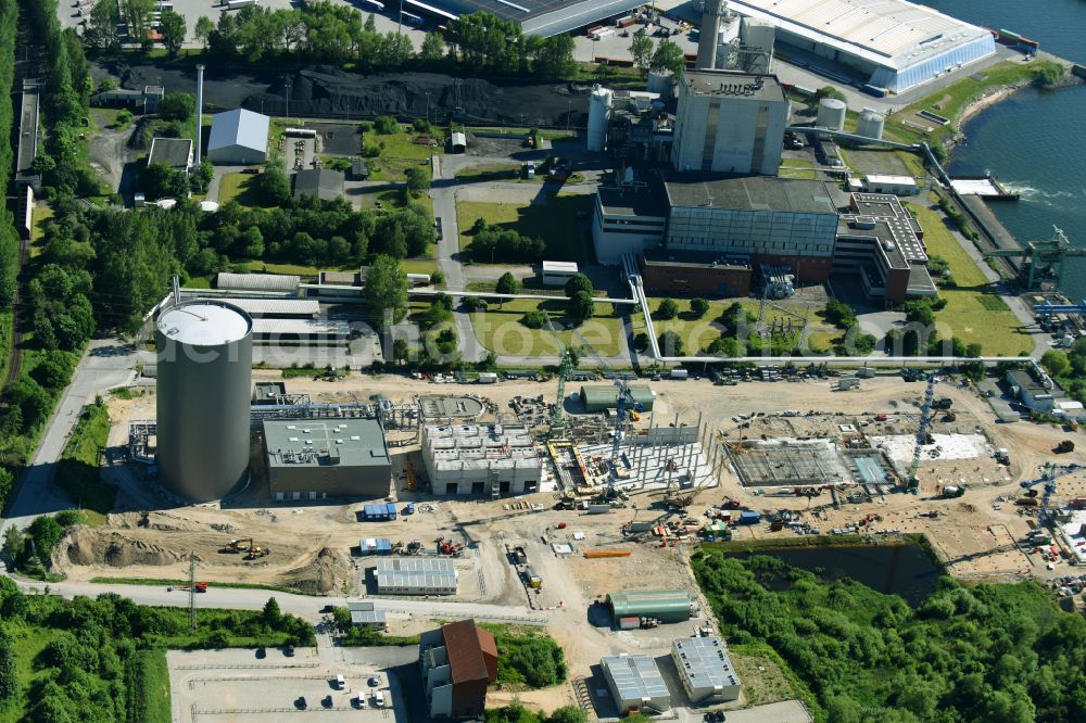 Aerial photograph Kiel - Construction site of power plants and exhaust towers of thermal power station a??Kuestenkraftwerk Kiela?? in the district Neumuehlen-Dietrichsdorf in Kiel in the state Schleswig-Holstein, Germany