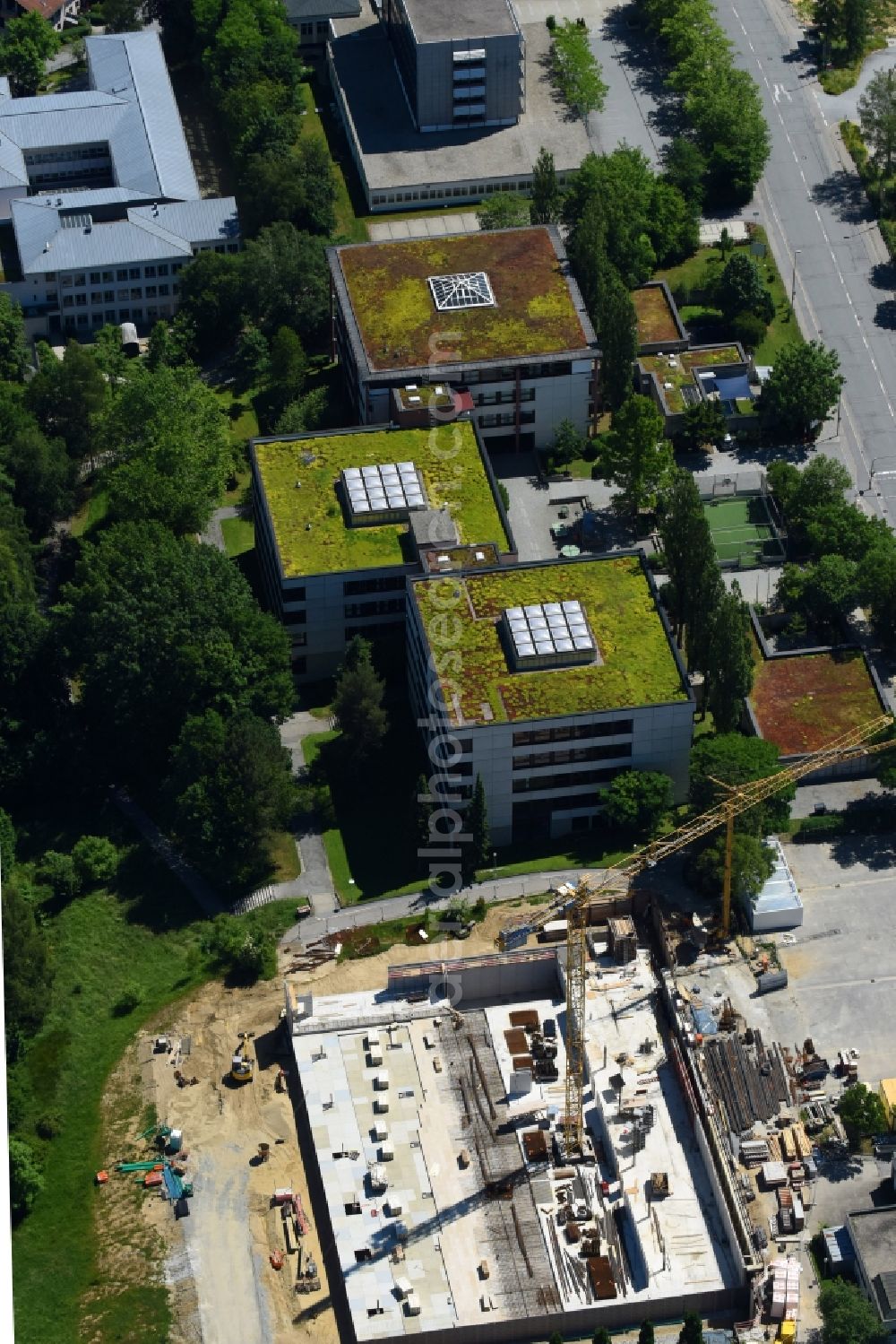 Aerial photograph Passau - Building site to the new building of a multiple gymnasium in the Neuburger street in the district of Haidenhof in Passau in the federal state Bavaria, Germany