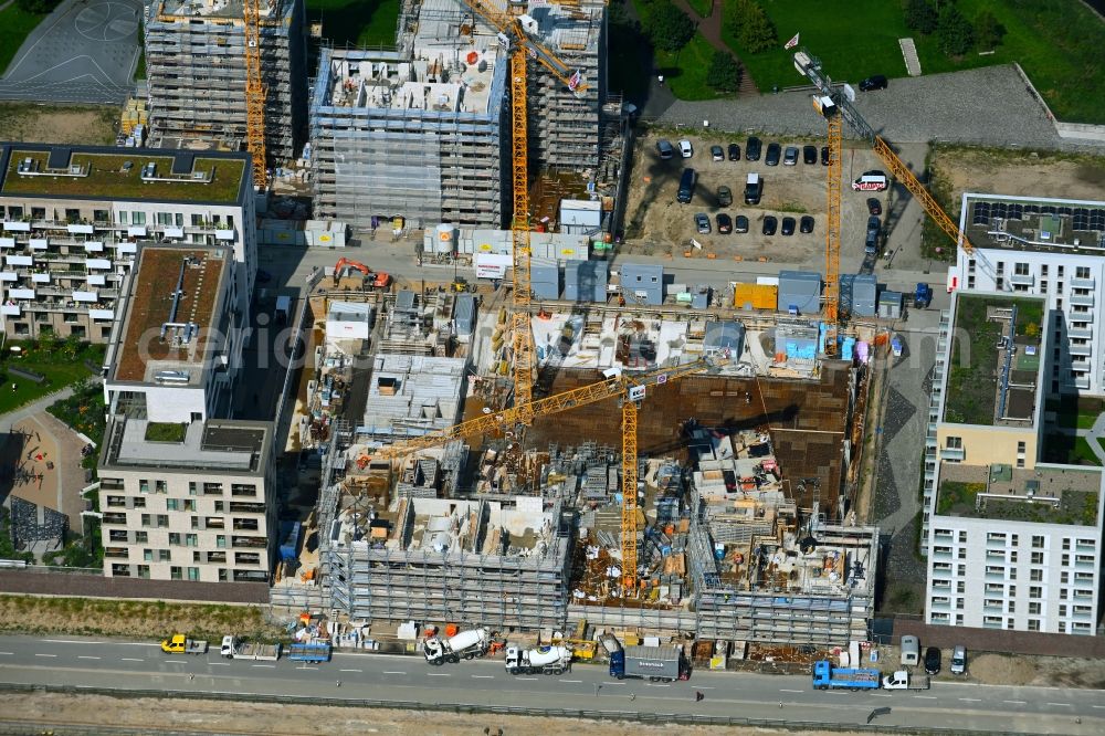 Hamburg from above - Construction site to build a new multi-family residential complex on Baakenhafen Baufeld 99 along the Baakenallee in the district HafenCity in Hamburg, Germany