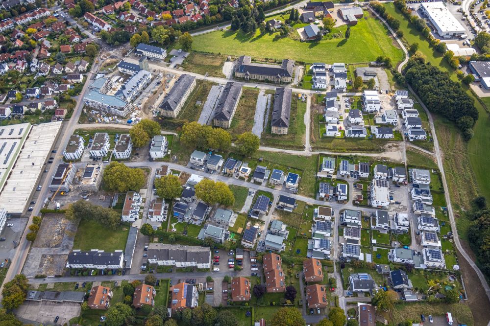 Soest from above - Construction site to build a new multi-family residential complex Belgisches Viertel Soest on Meiningser Weg in Soest in the state North Rhine-Westphalia, Germany