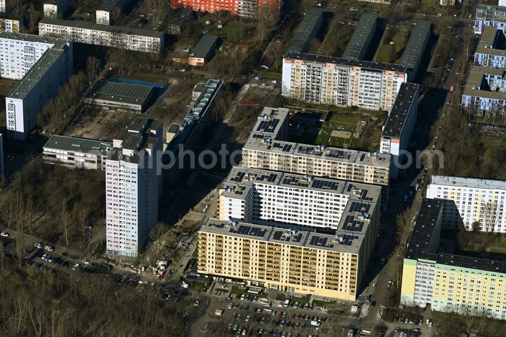 Aerial image Berlin - Construction site to build a new multi-family residential complex Dolgensee-Center on Dolgenseestrasse in the district Lichtenberg in the district Friedrichsfelde in Berlin, Germany