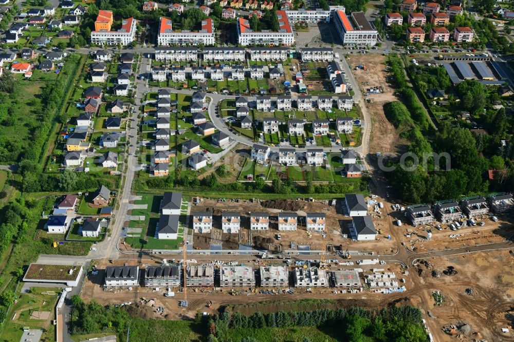Aerial photograph Bernau - Construction site to build a new multi-family residential complex Friedenstaler Gaerten on Spreeallee - Havelstrasse in the district Friedenstal in Bernau in the state Brandenburg, Germany