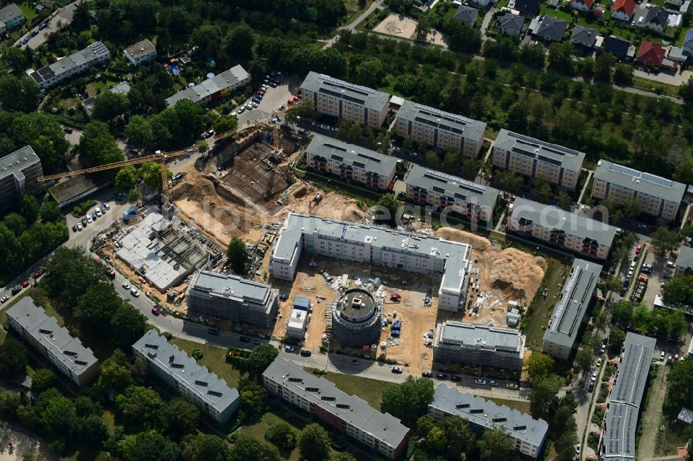 Aerial photograph Berlin - Construction site to build a new multi-family residential complex Gartenstadt Lichterfelde on Wormbacher Weg in the district Lichterfelde in Berlin, Germany