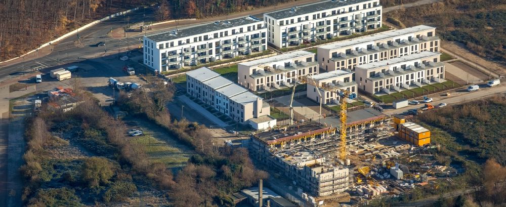 Aerial photograph Düsseldorf - Construction site to build a new multi-family residential complex Gerresheimer gardens of the Interhomes AG in the district Stadtbezirk 7 in Duesseldorf in the state North Rhine-Westphalia