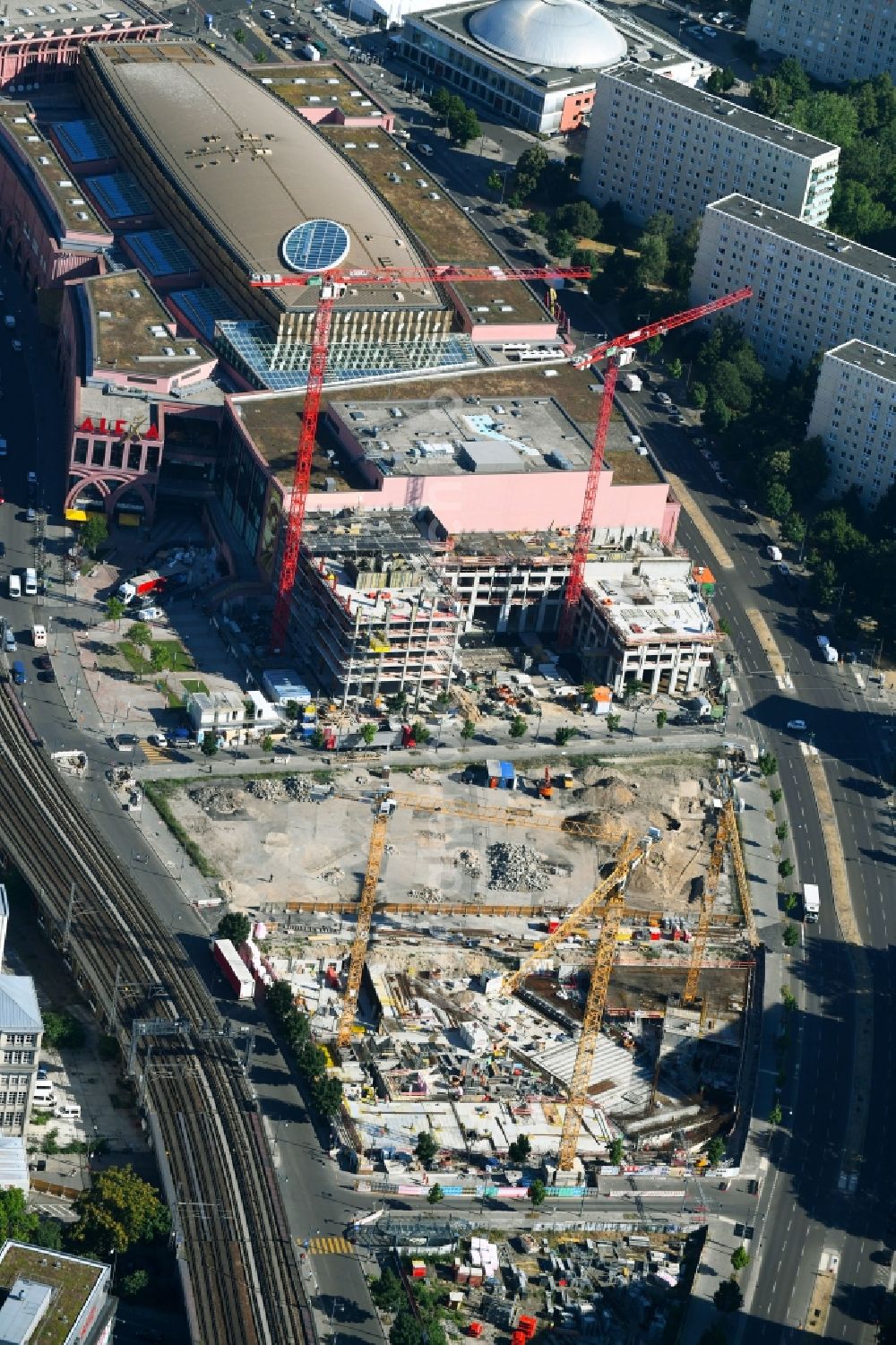 Berlin from the bird's eye view: Construction site to build a new multi-family residential complex Grandaire on Voltairestrasse corner Alexanderstrasse - Dircksenstrasse in the district Mitte in Berlin, Germany