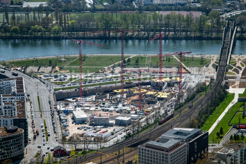 Aerial image Frankfurt am Main - Construction site to build a new multi-family residential complex HAFENPARK QUARTIER on Honsell- triangel on Honsellstrasse n the district Ostend in Frankfurt in the state Hesse, Germany