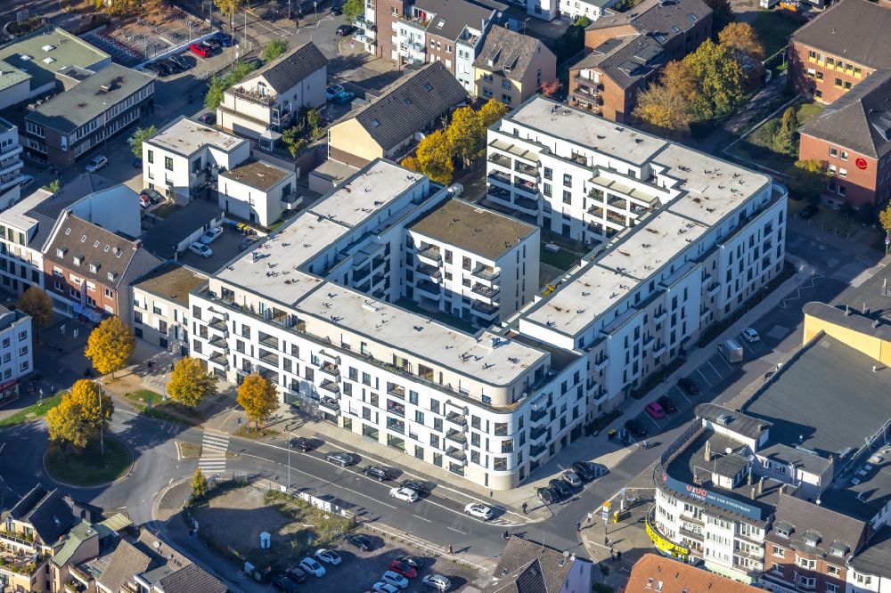 Moers from above - construction site to build a new multi-family residential complex Homberger Strasse - Otto-Hue-Strasse - Bankstrasse in the district Asberg in Moers in the state North Rhine-Westphalia, Germany