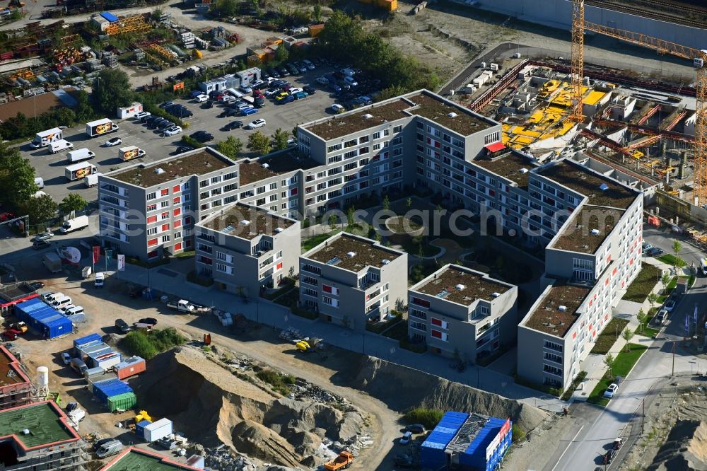 München from the bird's eye view: Construction site to build a new multi-family residential complex At home on Berduxstrasse in the district Pasing-Obermenzing in Munich in the state Bavaria, Germany