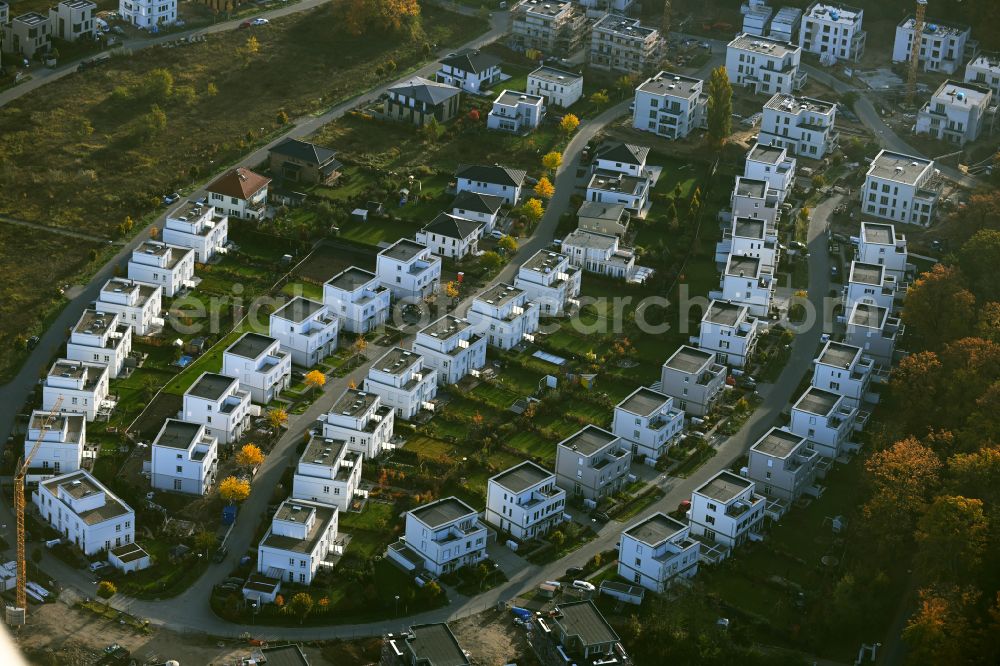 Potsdam from the bird's eye view: Construction site to build a new multi-family residential complex on Lake Jungfernsee in Potsdam in the state Brandenburg, Germany