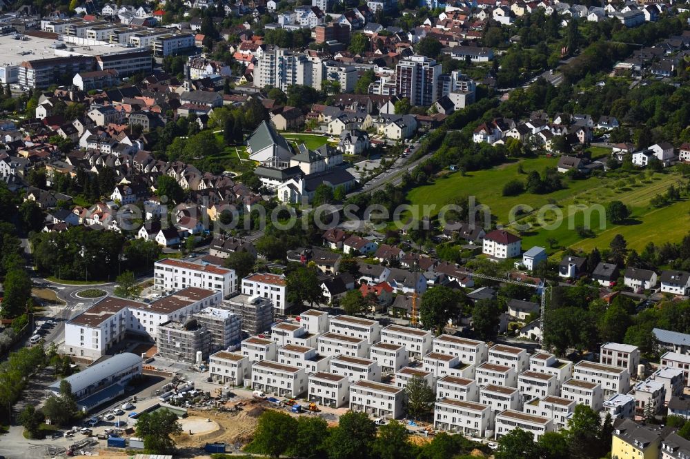 Aerial photograph Friedrichsdorf - Construction site to build a new multi-family residential complex OekoSiedlung between Plantation and Pettenweiler Holzweg in the district Dillingen in Friedrichsdorf in the state Hesse, Germany