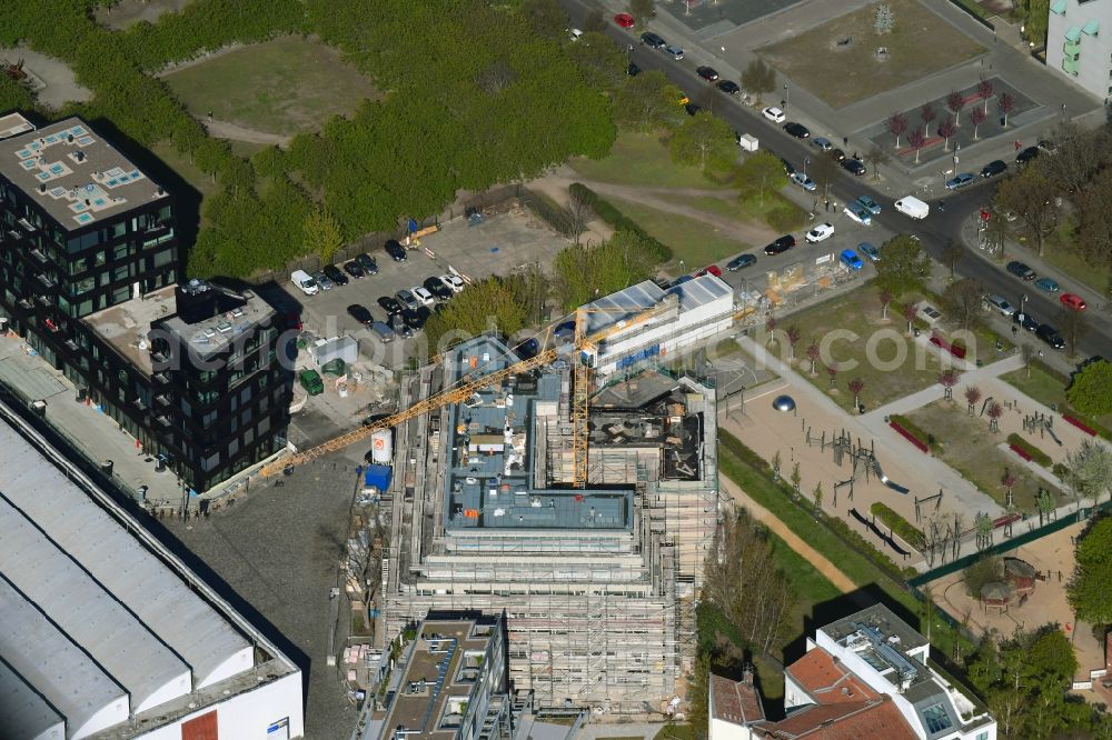 Aerial image Berlin - Construction site to build a new multi-family residential complex NeuHouse on Enckestrasse in the district Kreuzberg in Berlin, Germany