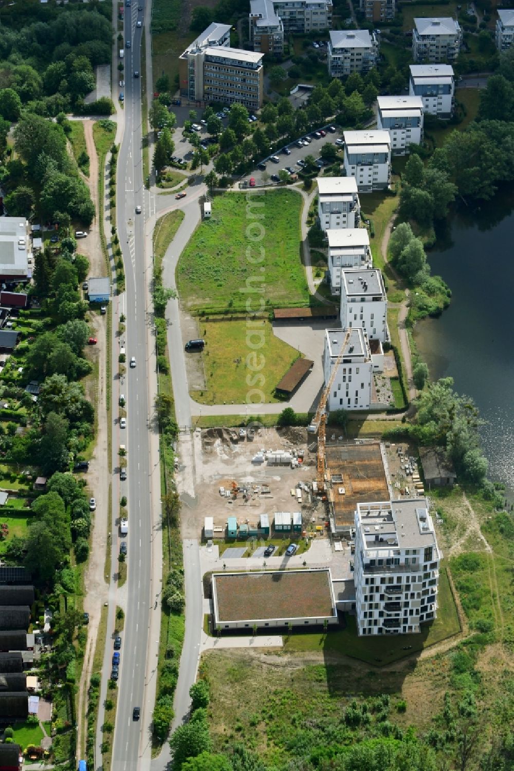 Schwerin from the bird's eye view: Construction site to build a new multi-family residential complex Nordhafenquartier of ineg Immobilien Entwicklungsgesellschaft mbH on Moewenburgstrasse in Schwerin in the state Mecklenburg - Western Pomerania, Germany