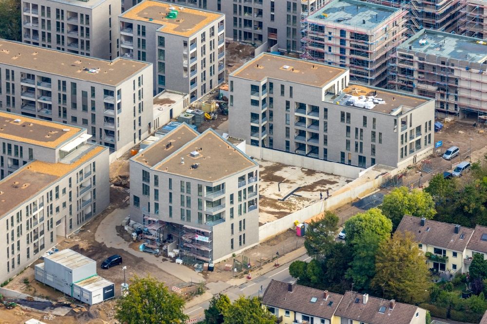 Essen from the bird's eye view: Construction site to build a new multi-family residential complex Parc Dunant on Henri-Dunant-Strasse in the district Ruettenscheid in Essen in the state North Rhine-Westphalia, Germany