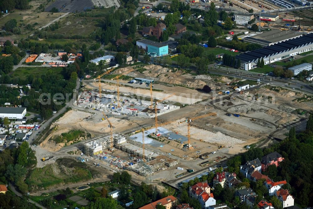 Berlin from above - Construction site to build a new multi-family residential complex Parkstadt Karlshorst between Blockdammweg, Trautenauer Strasse in the district Karlshorst in Berlin, Germany