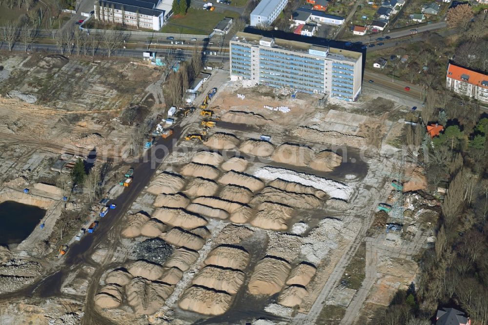 Berlin from the bird's eye view: Construction site to build a new multi-family residential complex Parkstadt Karlshorst between Blockdammweg, Trautenauer Strasse in the district Karlshorst in Berlin, Germany