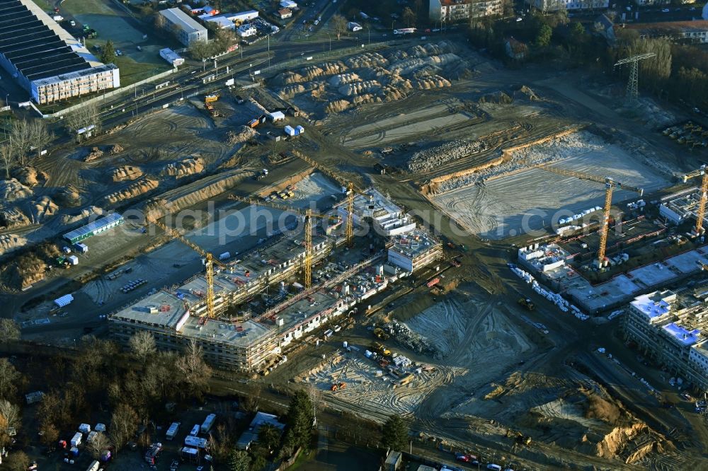 Berlin from the bird's eye view: Construction site to build a new multi-family residential complex Parkstadt Karlshorst between Blockdammweg, Trautenauer Strasse in the district Karlshorst in Berlin, Germany