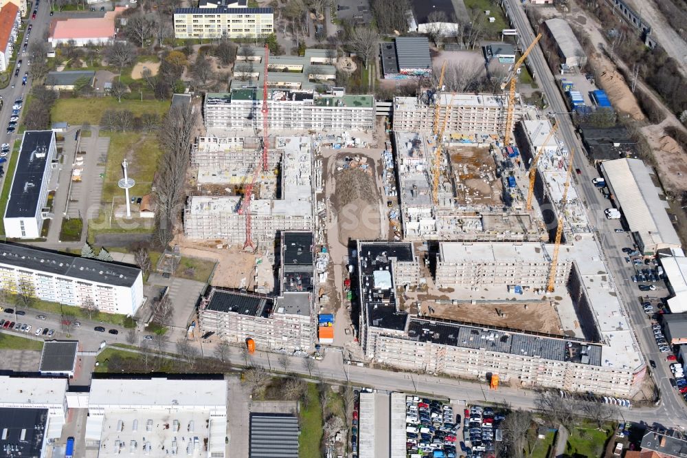 Erfurt from above - Construction site to build a new multi-family residential complex of Projektgesellschaft Erfurt Nr.8 GmbH on Geschwister-Scholl-Strasse - Am Alten Nordhaeuser Bahnhof in the district Kraempfervorstadt in Erfurt in the state Thuringia, Germany