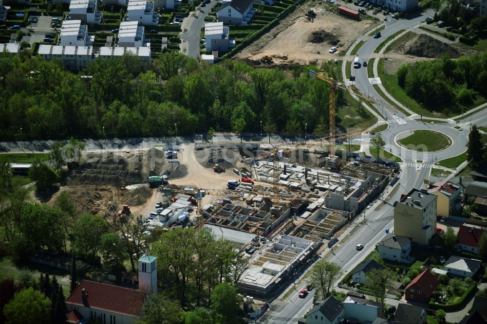 Aerial photograph Teltow - Construction site to build a new multi-family residential complex Quartier on Kirchplatz on Ruhlsdorfer Strasse in Teltow in the state Brandenburg, Germany