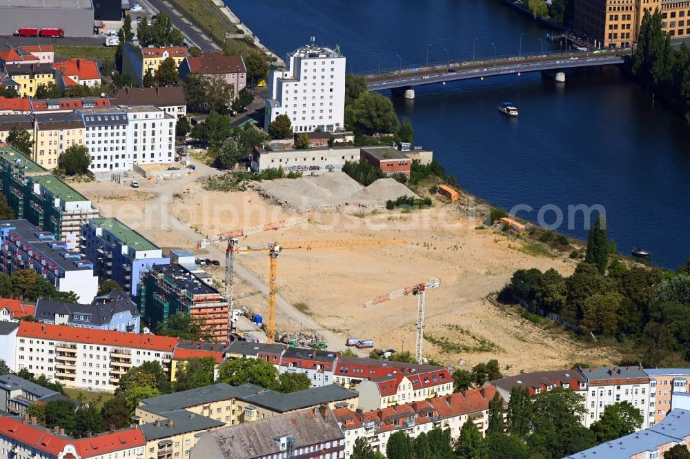 Berlin from above - Construction site to build a new multi-family residential complex Fliessstrasse - Hasselwerder Strasse on river Spree in the district Schoeneweide in Berlin, Germany