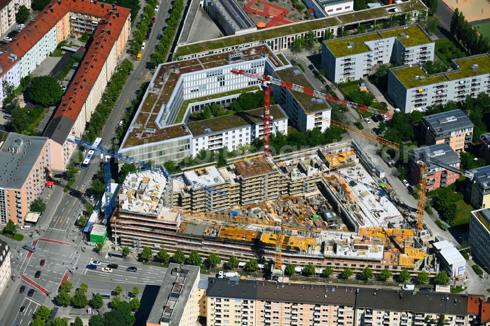 München from the bird's eye view: Construction site to build a new multi-family residential complex MK6 - Radlkoferstrasse on street Johannes-Timm-Strasse in the district Sendling in Munich in the state Bavaria, Germany
