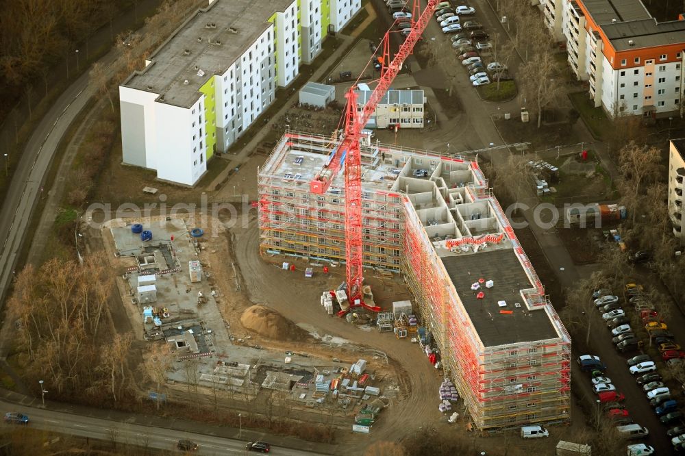 Berlin from the bird's eye view: Construction site to build a new multi-family residential complex on Seehausener Strasse corner Pablo-Picasso-Strasse in the district Hohenschoenhausen in Berlin, Germany