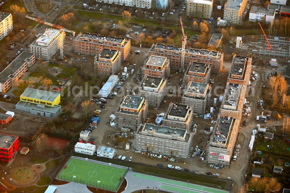 Aerial image Berlin - Construction site to build a new multi-family residential complex Stadtgut on street Alt-Hellersdorf - Havellaender Ring in the district Hellersdorf in Berlin, Germany