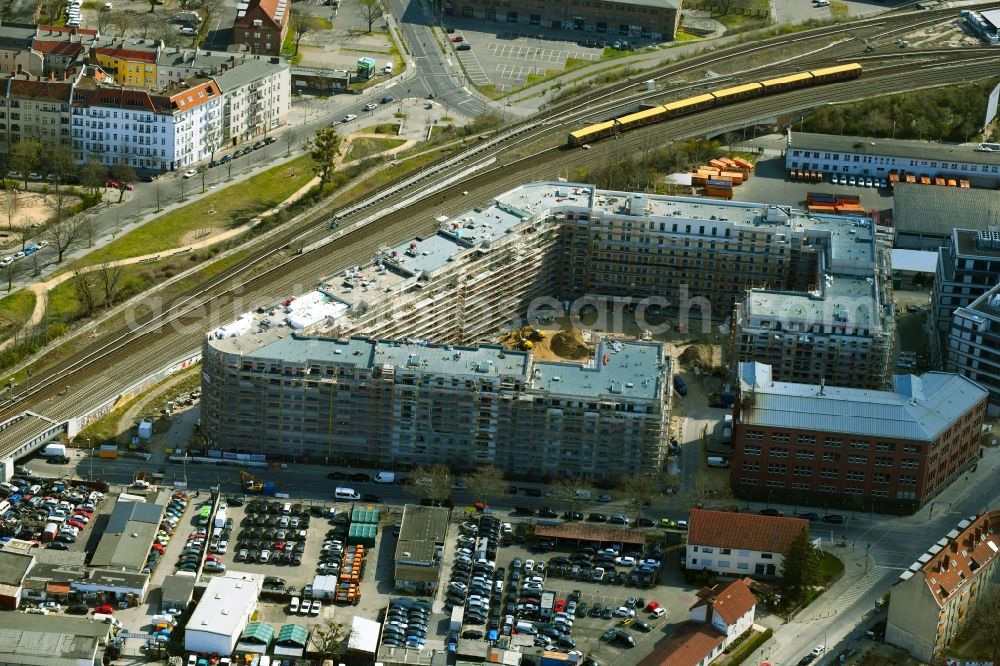 Berlin from above - Construction site to build a new multi-family residential complex Stadtquartier Suedkreuz on Gotenstrasse - Tempelhofer Weg in the district Schoeneberg in Berlin, Germany
