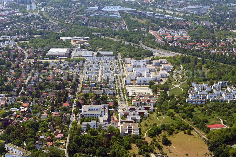 Aerial photograph Berlin - Construction site to build a new multi-family residential complex on Sternbluetenweg in the district Bohnsdorf in Berlin, Germany