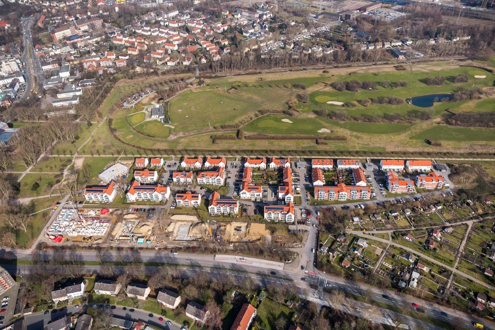 Aerial photograph Gelsenkirchen - Construction site to build a new multi-family residential complex of Vivawest Wohnen GmbH An of Rennbahn in Gelsenkirchen in the state North Rhine-Westphalia, Germany