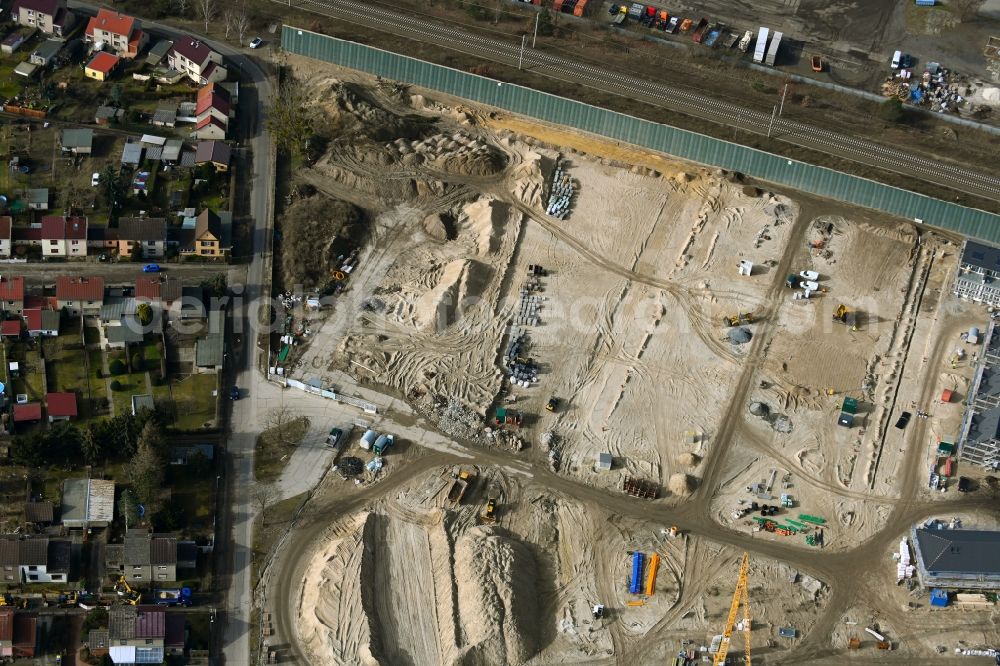 Oranienburg from above - Construction site to build a new multi-family residential complex Vorstadtgaerten Aderluch in the district Sachsenhausen in Oranienburg in the state Brandenburg, Germany