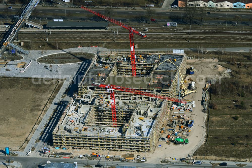 Aerial photograph Berlin - Construction site to build a new multi-family residential complex of the project Square 1 on Wagner-Regeny-Allee in the district Niederschoeneweide in Berlin, Germany