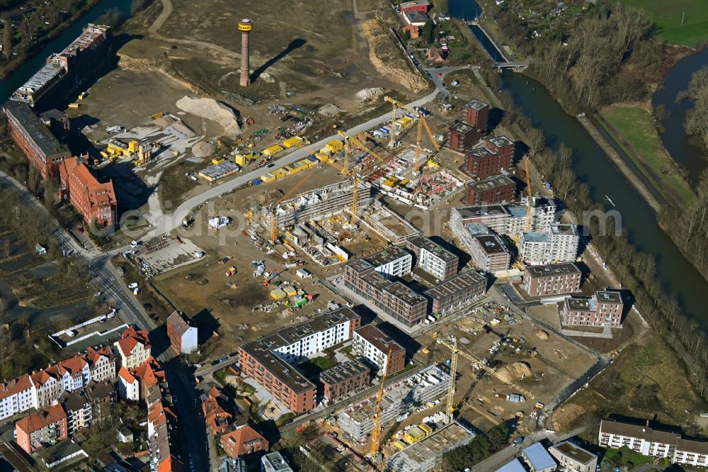 Hannover from the bird's eye view: Construction site to build a new multi-family residential complex Wasserstadt Limmer in the district Limmer in Hannover in the state Lower Saxony, Germany