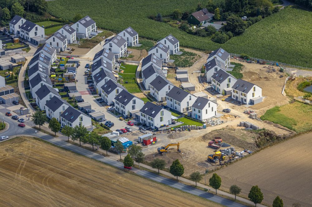 Aerial image Velbert - Construction site to build a new multi-family residential complex Wimmersberger Suedblick in the district Neviges in Velbert in the state North Rhine-Westphalia, Germany