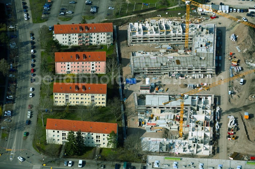 Erfurt from above - Construction site to build a new multi-family residential complex WOHNEN on BUeRGERPARK on street Friedrich-Engels-Strasse in the district Johannesplatz in Erfurt in the state Thuringia, Germany