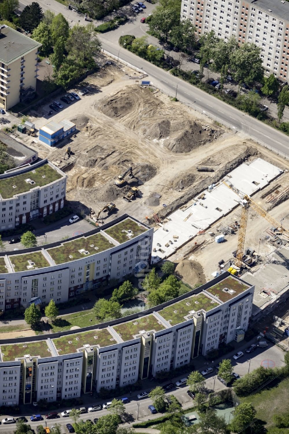 Aerial image Berlin - Construction site of a new multi-family residential area with apartment buildings on Gensinger Strasse in the Lichtenberg district of Berlin, Germany